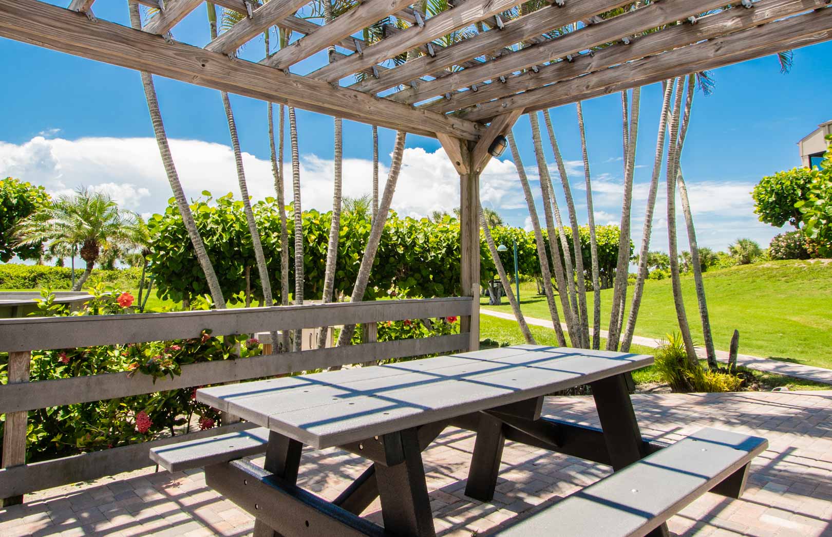 A relaxing picnic area at VRI's Sanibel Beach Club in Sanibel Island, Florida.